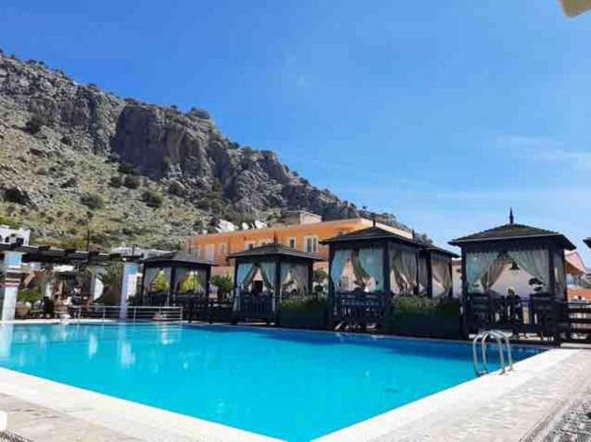 Coralli Pefki (Rhodes)