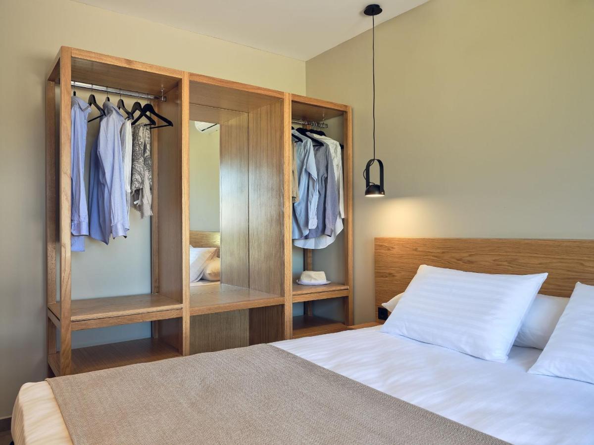 Oceanis With Private Heated Pools And Sea View, By Zantewize *