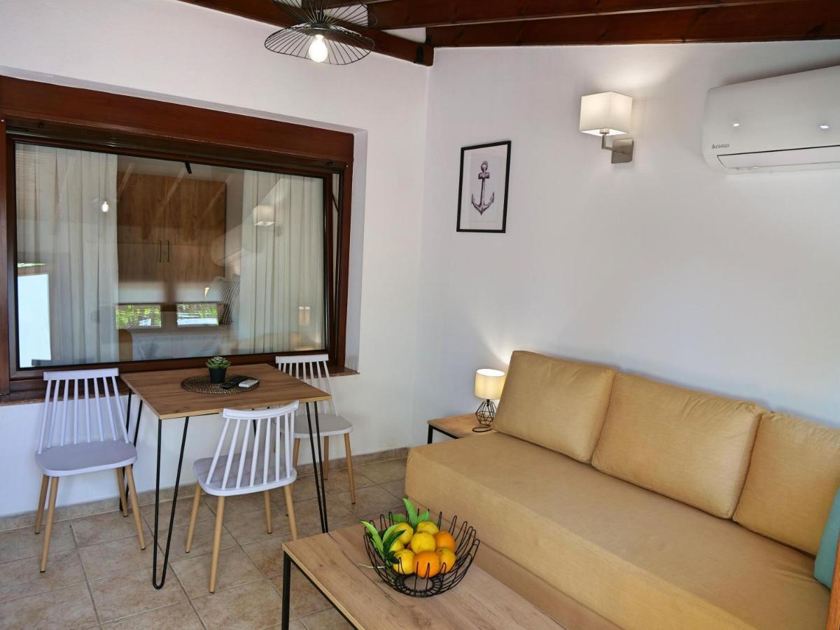 Komitsa Luxury Aparthotel 2*