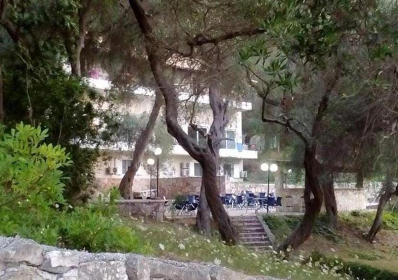 Hotel Amfitriti &