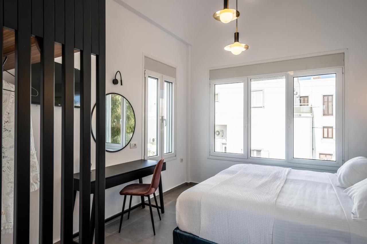 Thira Gold Apartment