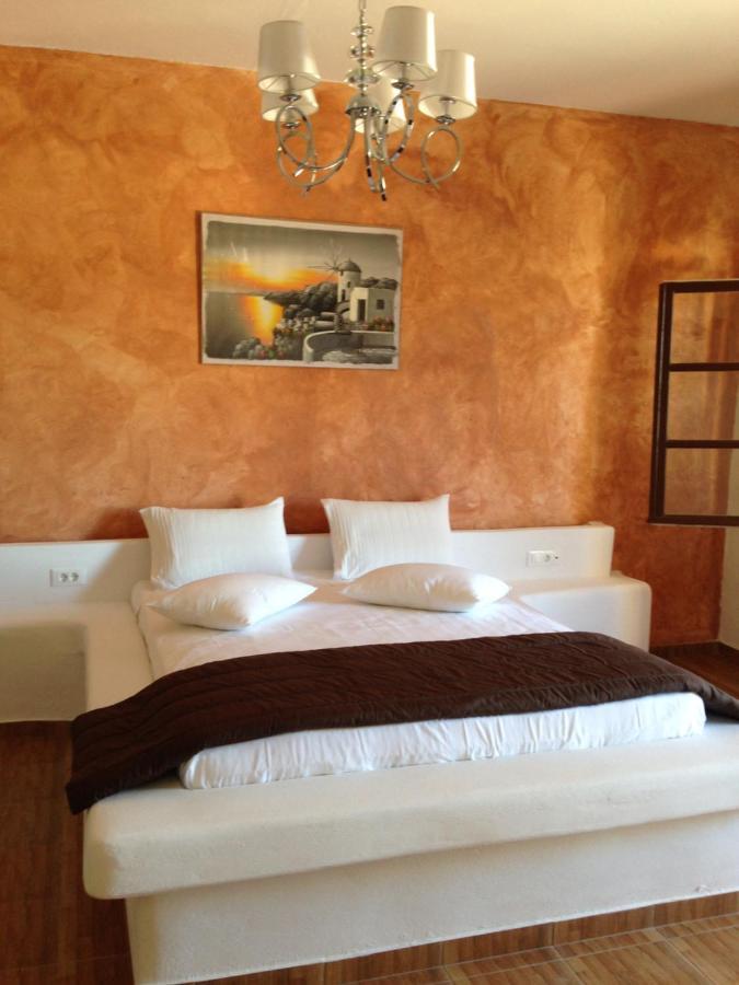 Romantic Hotel