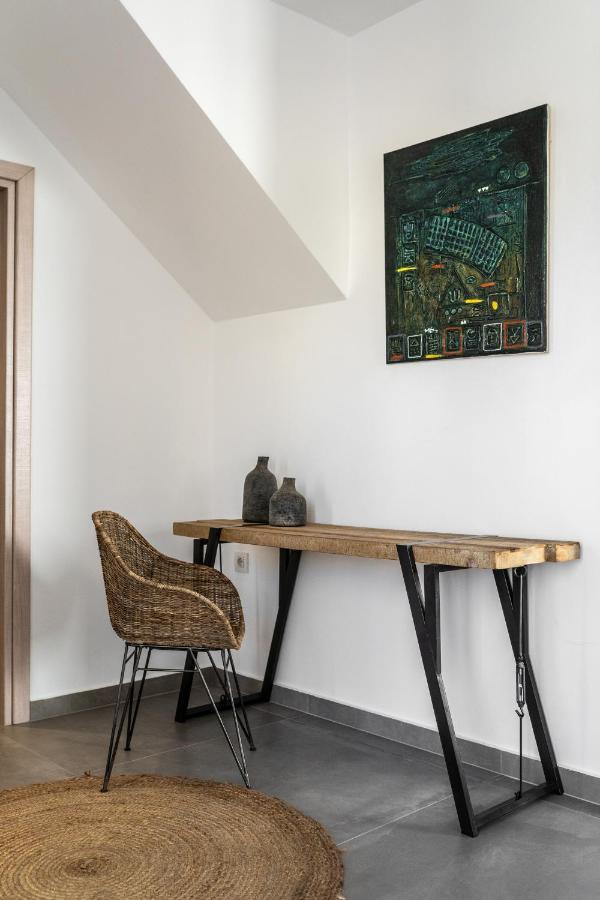 Thira Gold Apartment