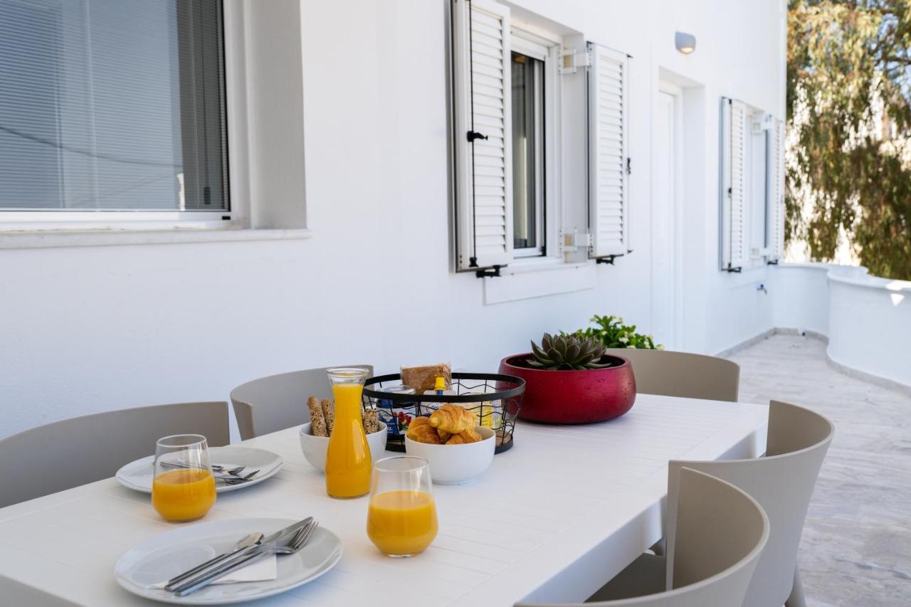 Thira Gold Apartment *