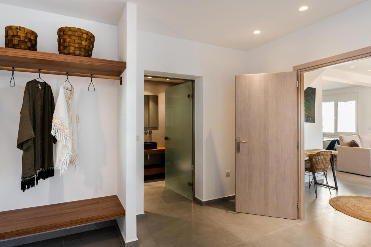 Thira Gold Apartment