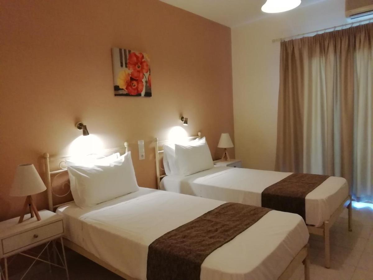 Takis Aparthotel Ksanemos