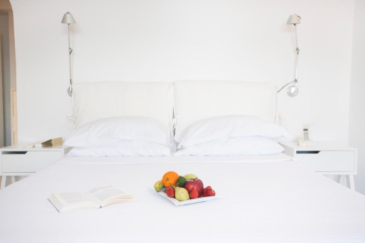 Lilium Santorini Hotel