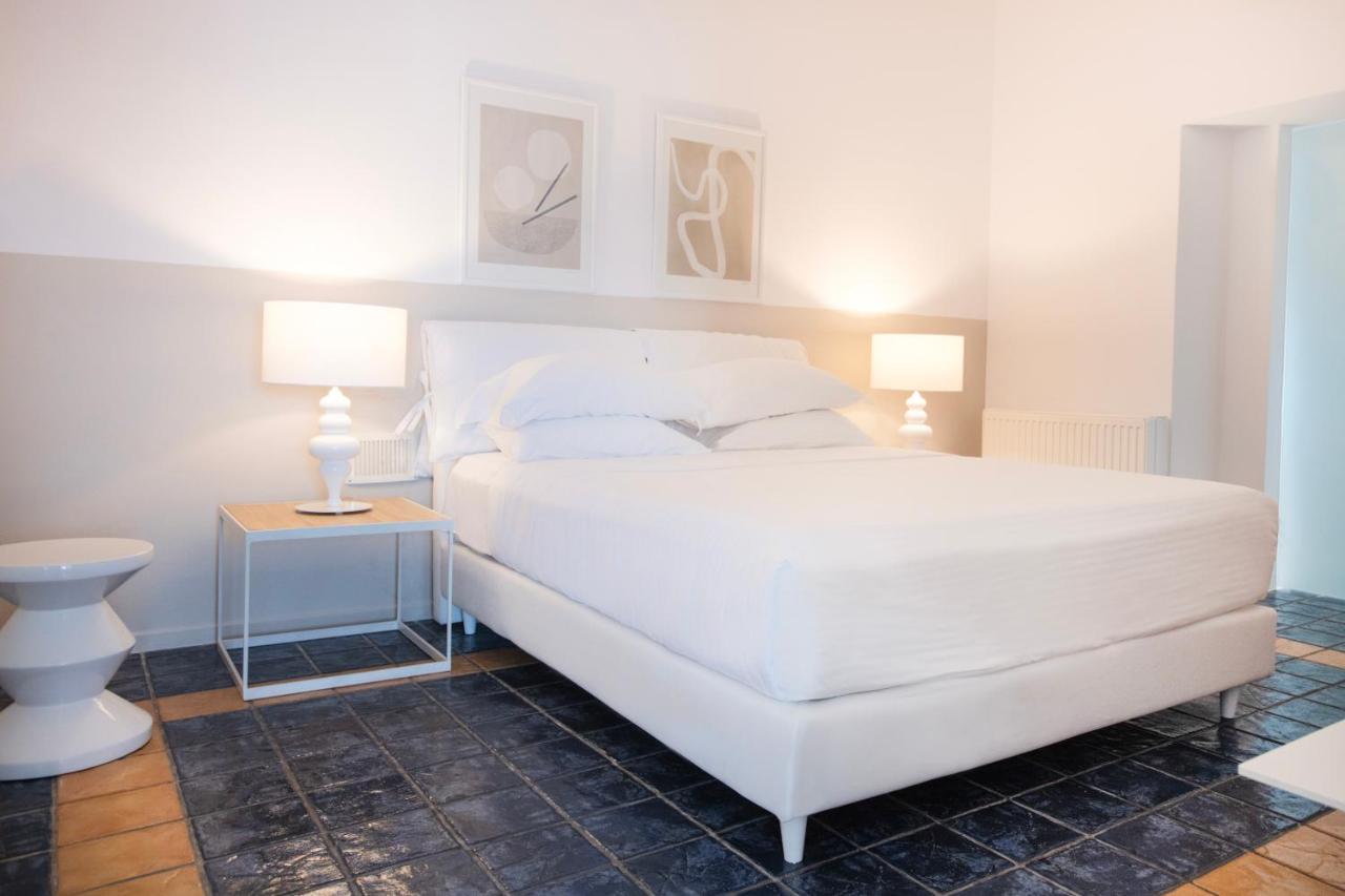 Lilium Santorini Hotel 5*