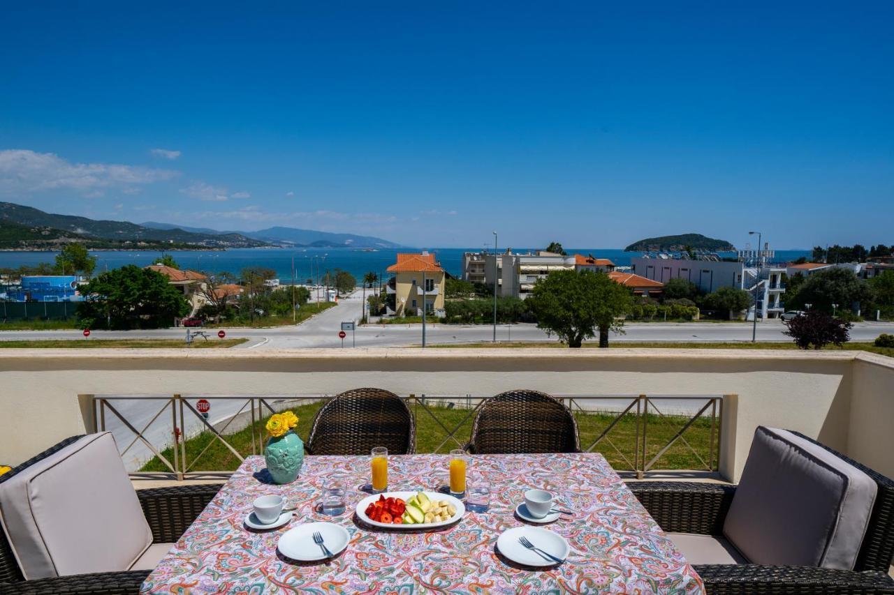 Luminous Villa Nea Iraklitsa