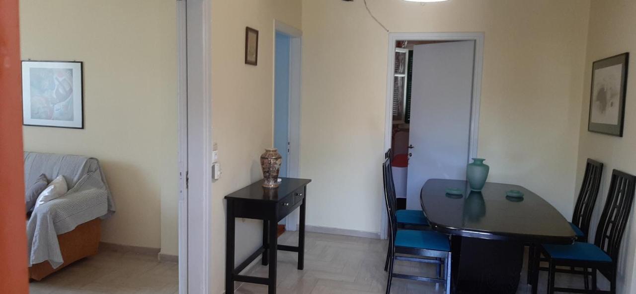 Giorgos House *