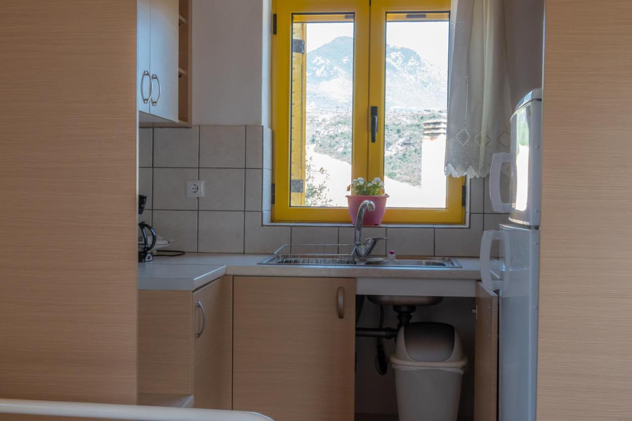 Trisilio Apartment *