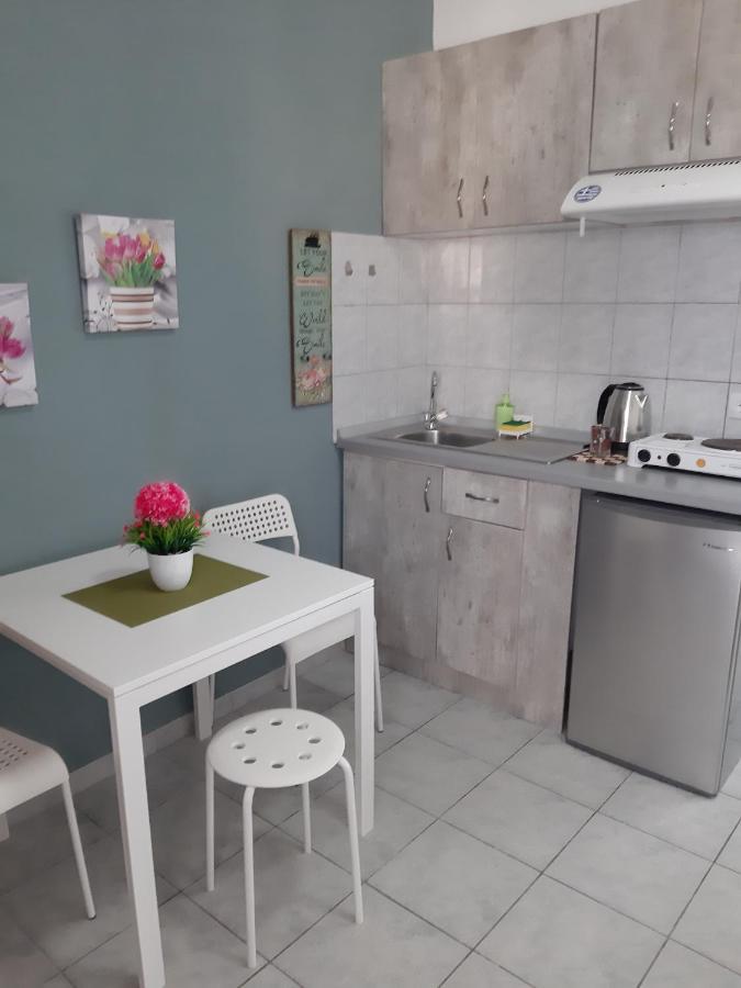 Nisel Seaside Apartment *