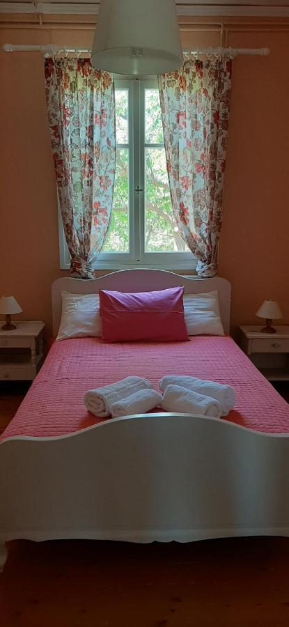 Giorgos House *