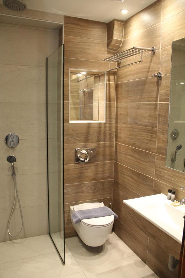 Alexiou Hotel 3*