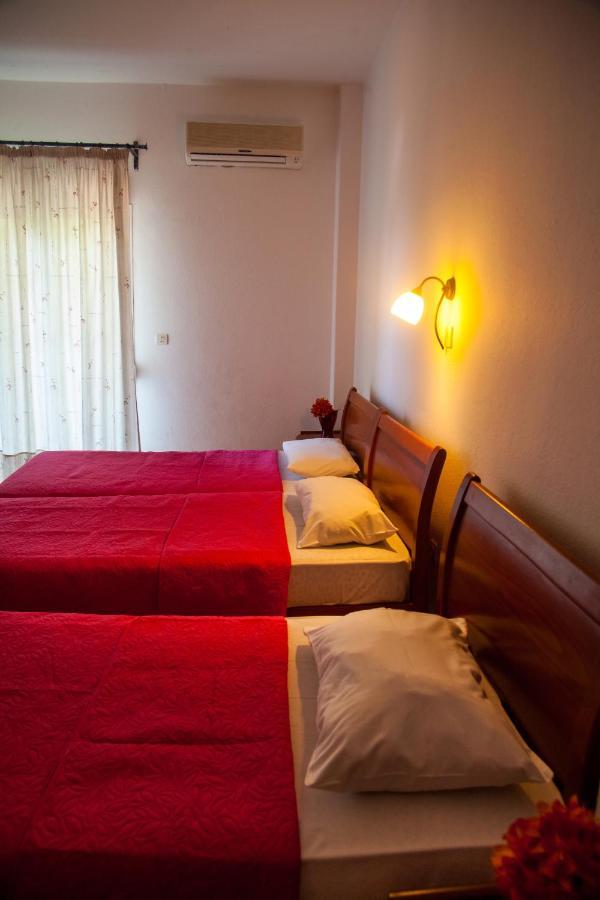 Hotel Adonis