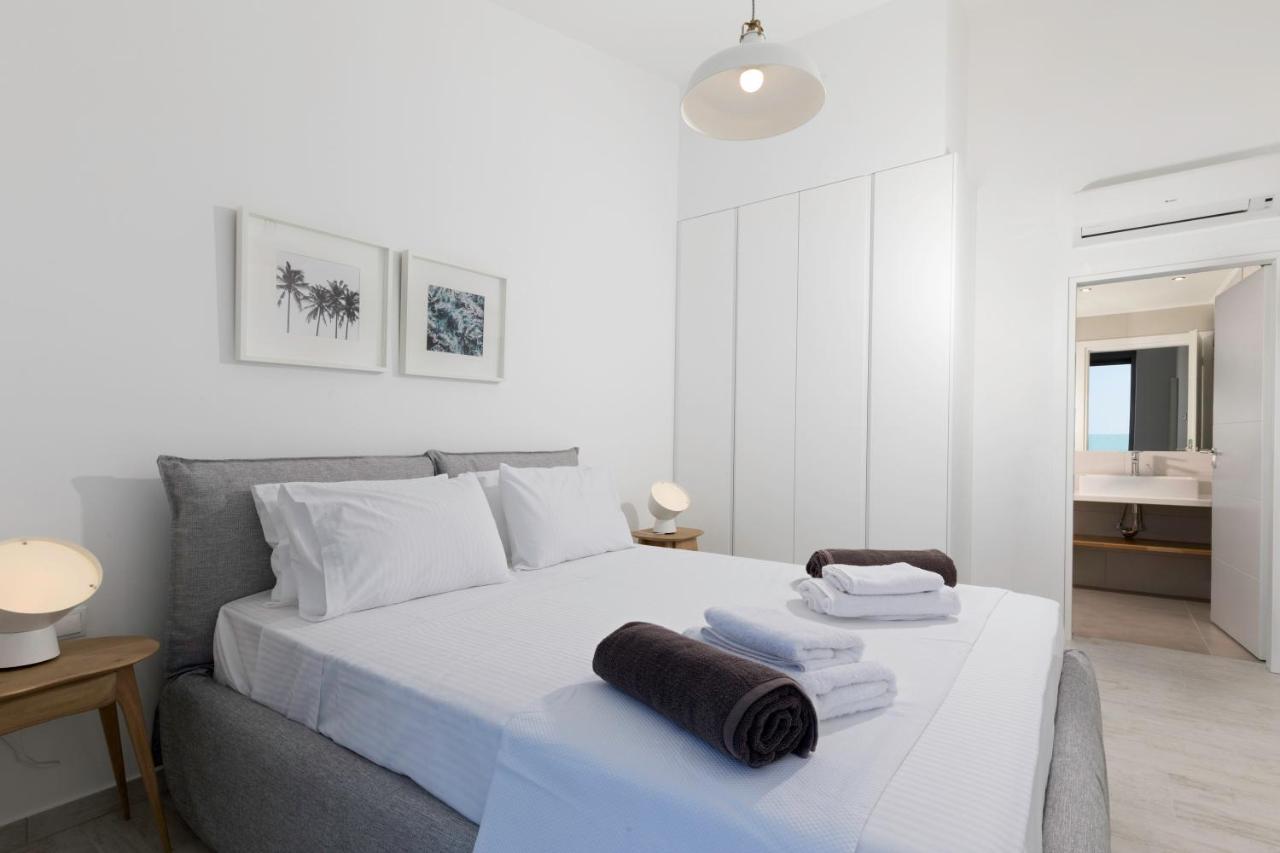Estella With Pool & Jacuzzi In Villa *