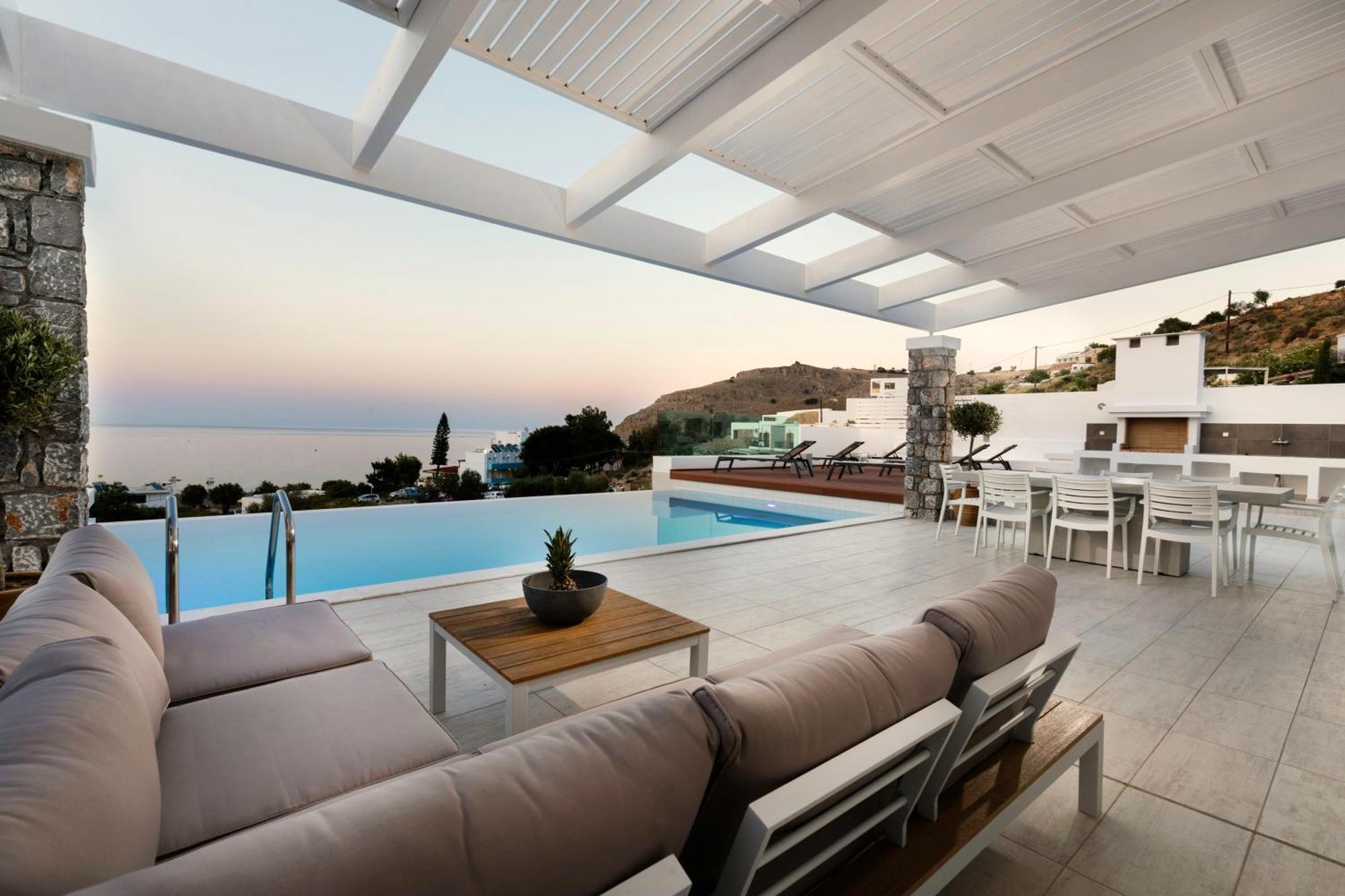 Estella With Pool & Jacuzzi In Villa *