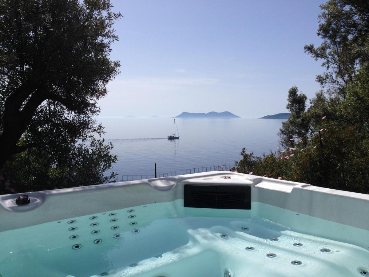 Nautique - Waterfront Villa *