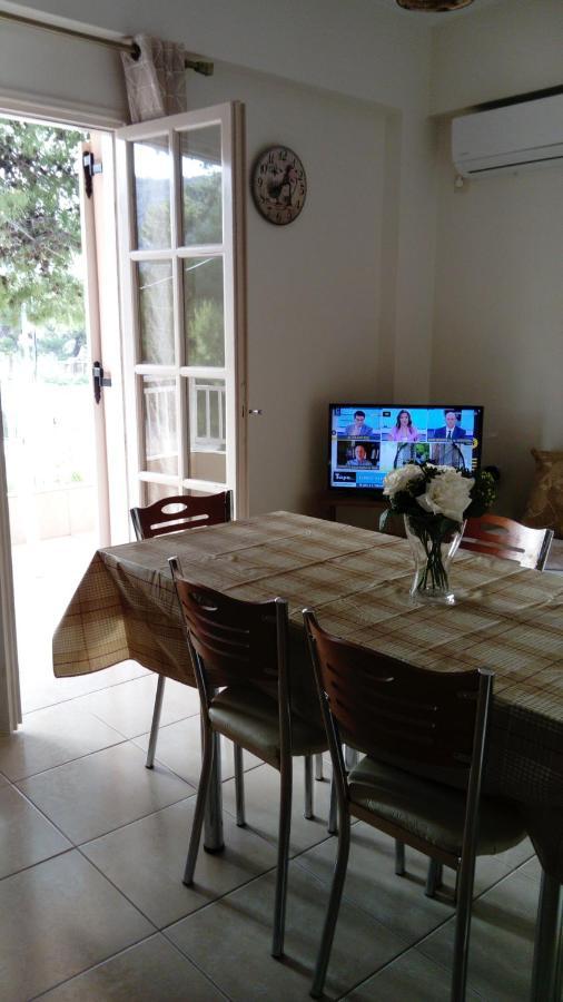 Sugar Loft Vouliagmeni Lake