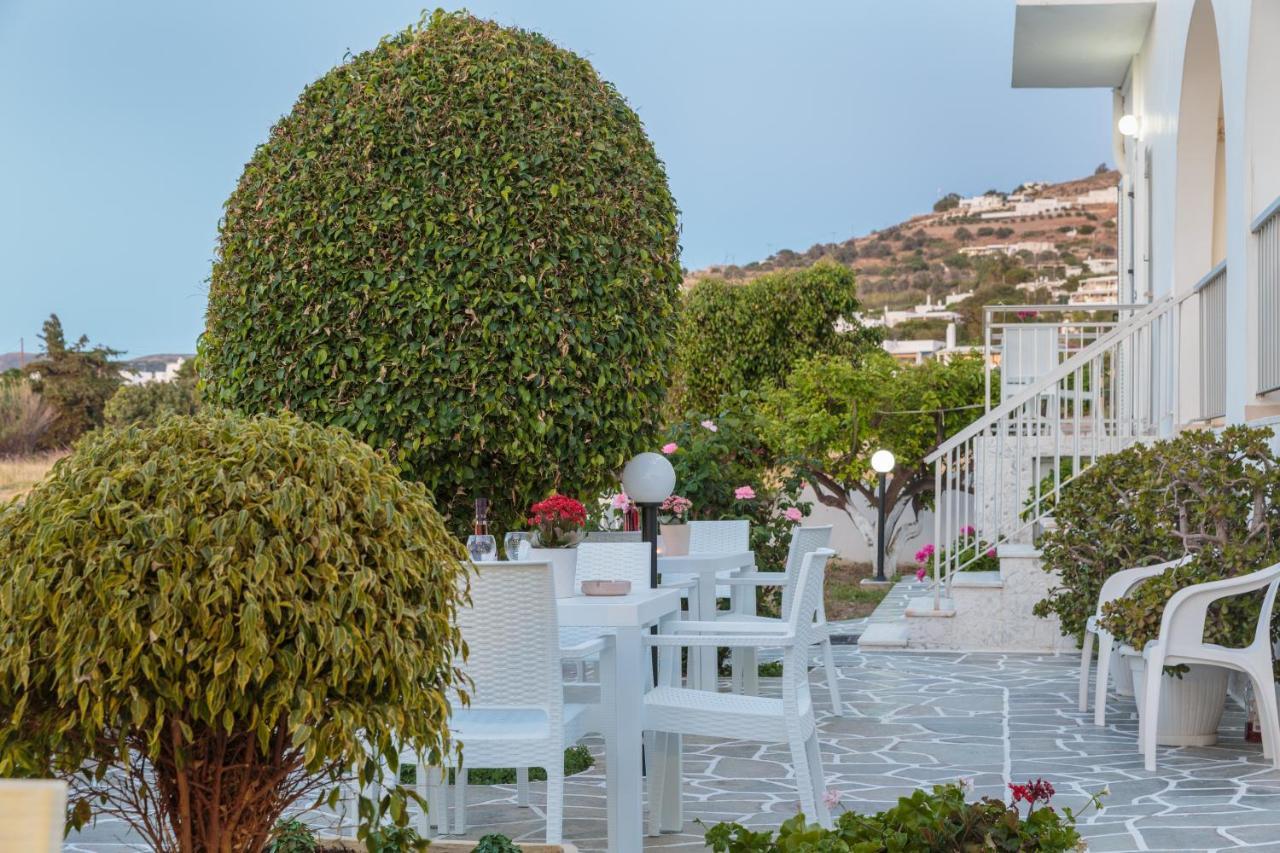 John's & Apartment Parikia (Paros)