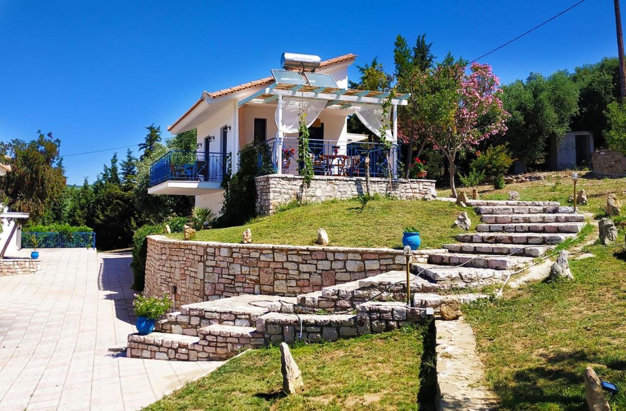 Lontos Village *
