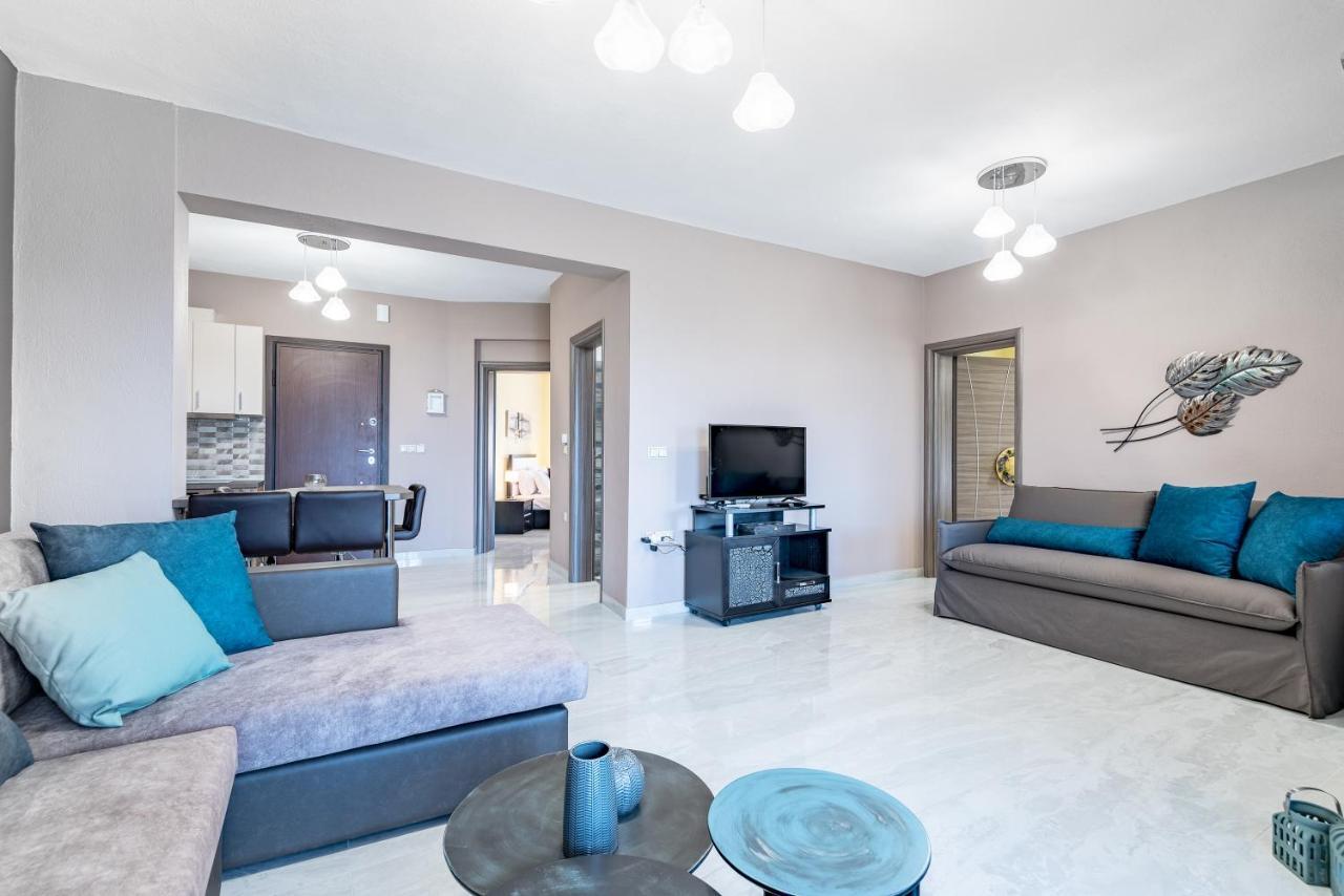 Athina Luxury Holiday home