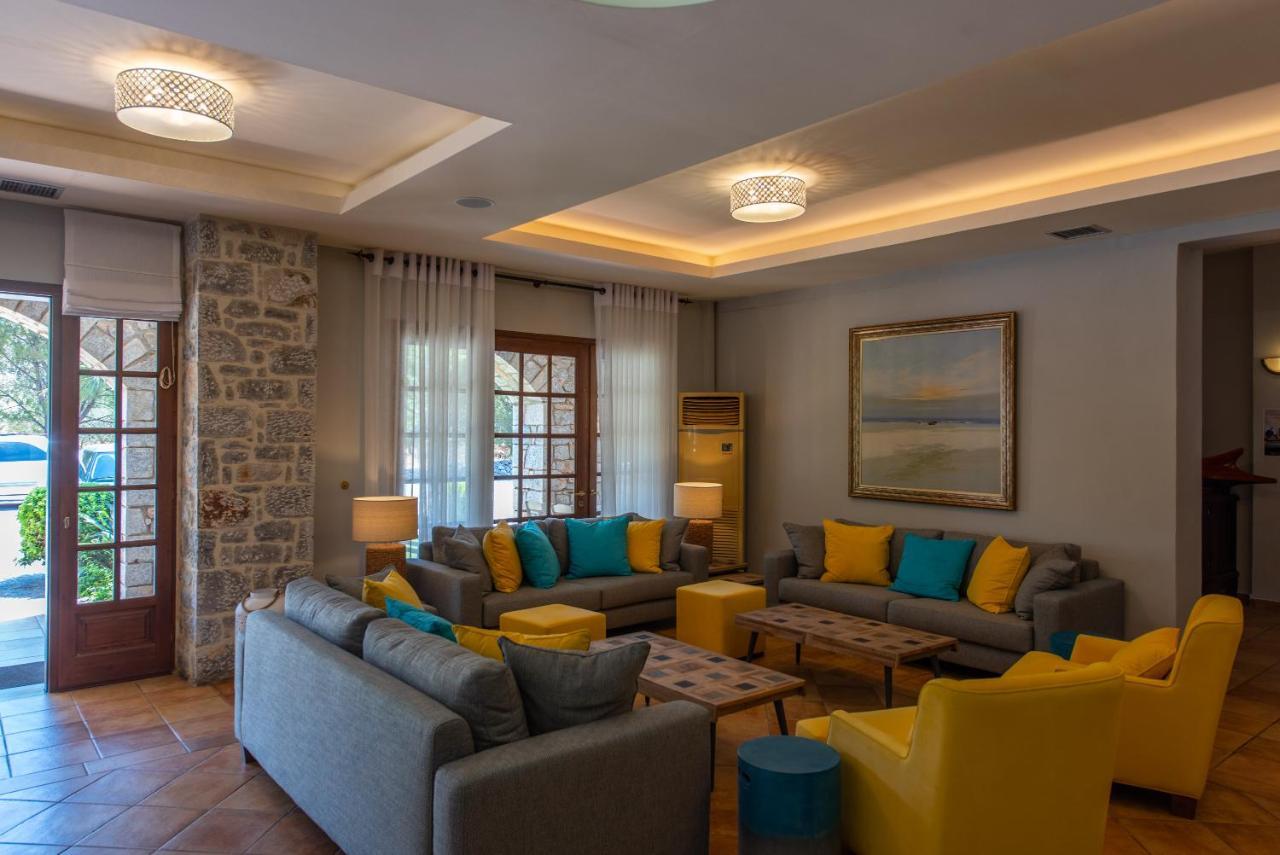 Hotel Kastro Maini 3*