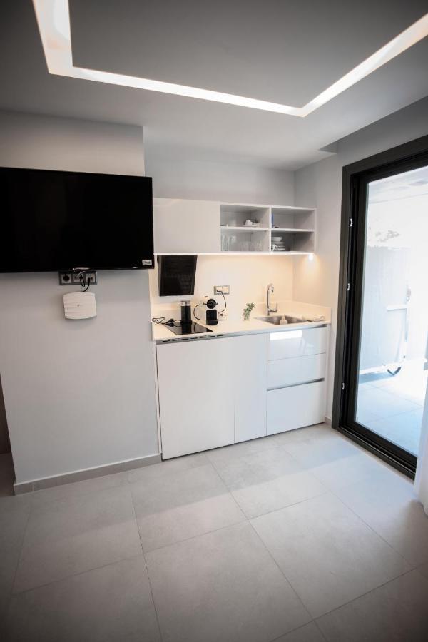 8 Boutique Nea Poteidaia