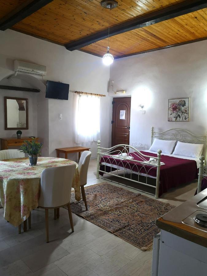 Clio Apartments