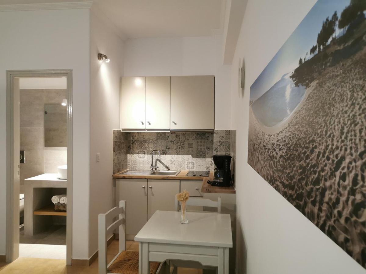 Helen's Minimal & Apartment Aliki (Paros)