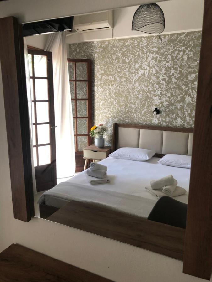 Armonia Skiathos Town