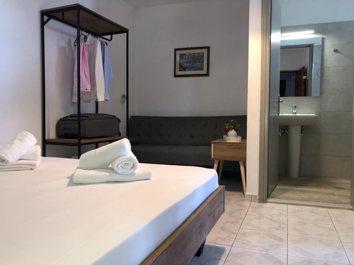 Armonia Skiathos Town