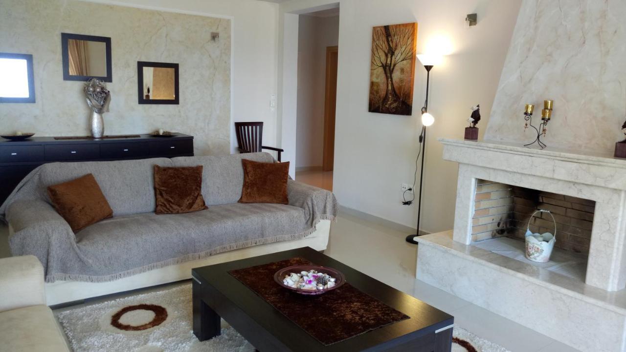Christina Luxury * Vouliagmeni Lake