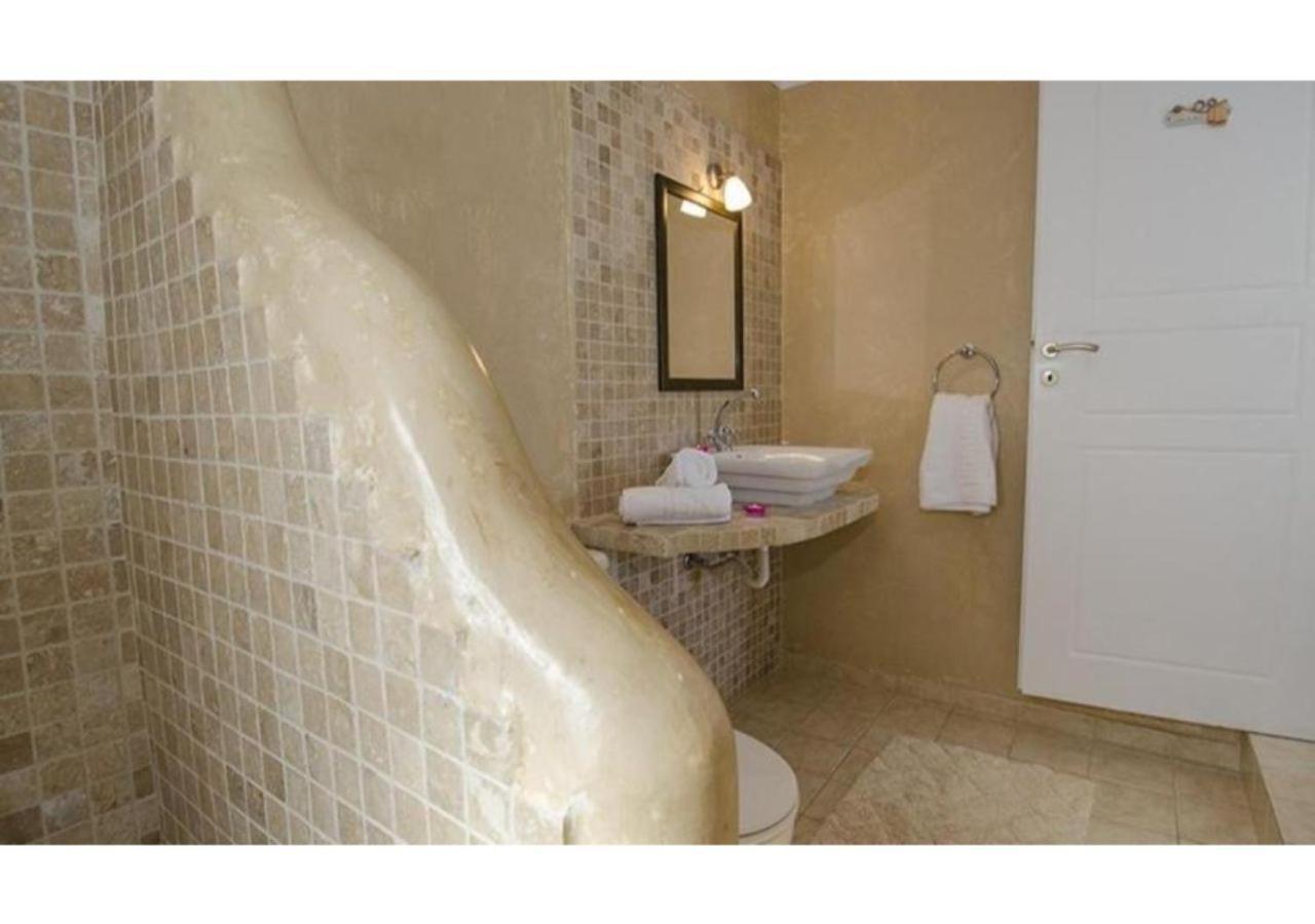 Niriides Apartment Pachaina