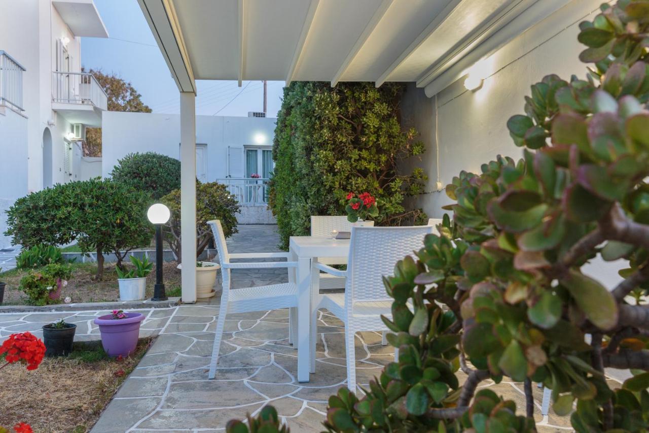 John's & Apartment Parikia (Paros)