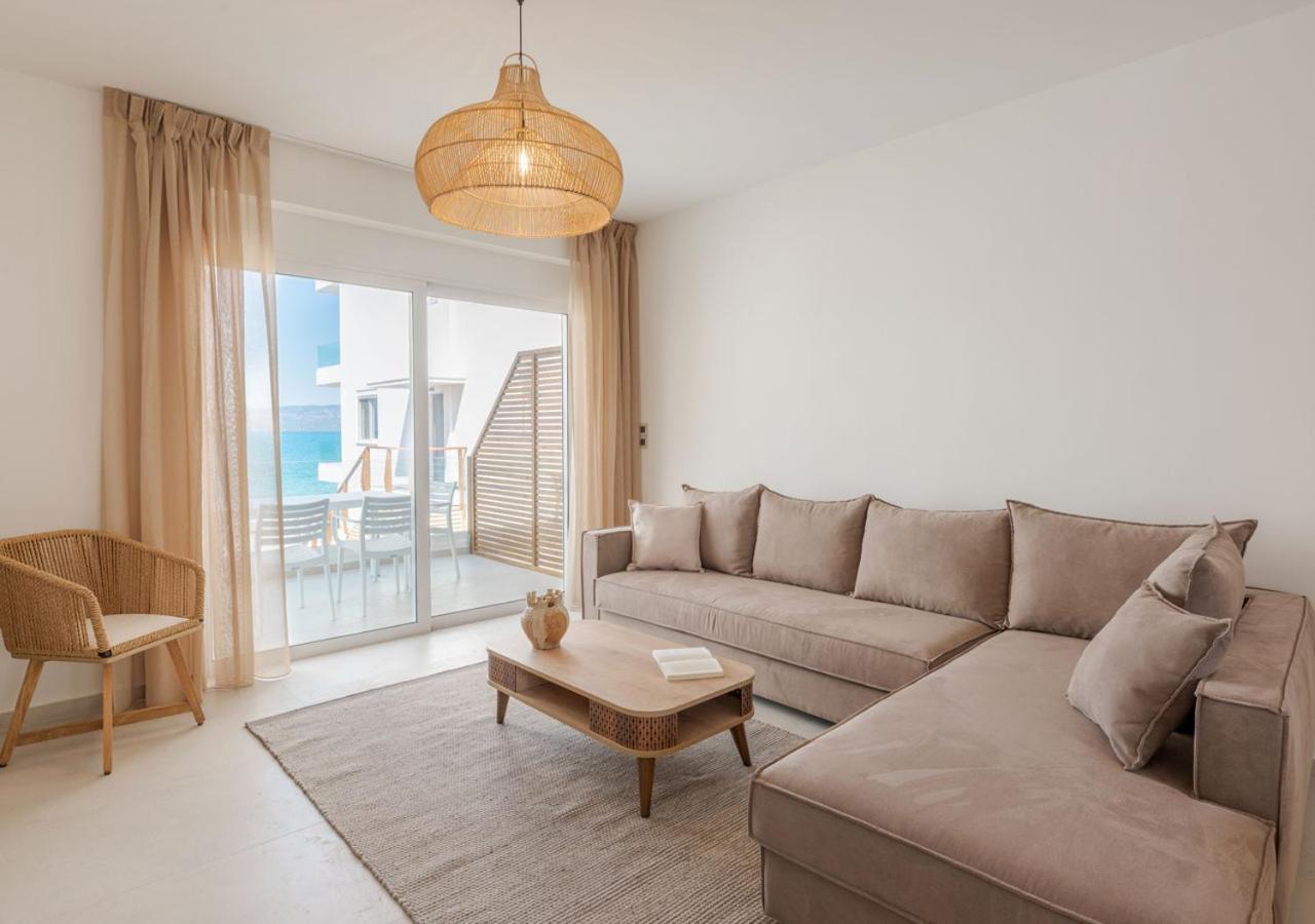 Costa Vasia Seaside And