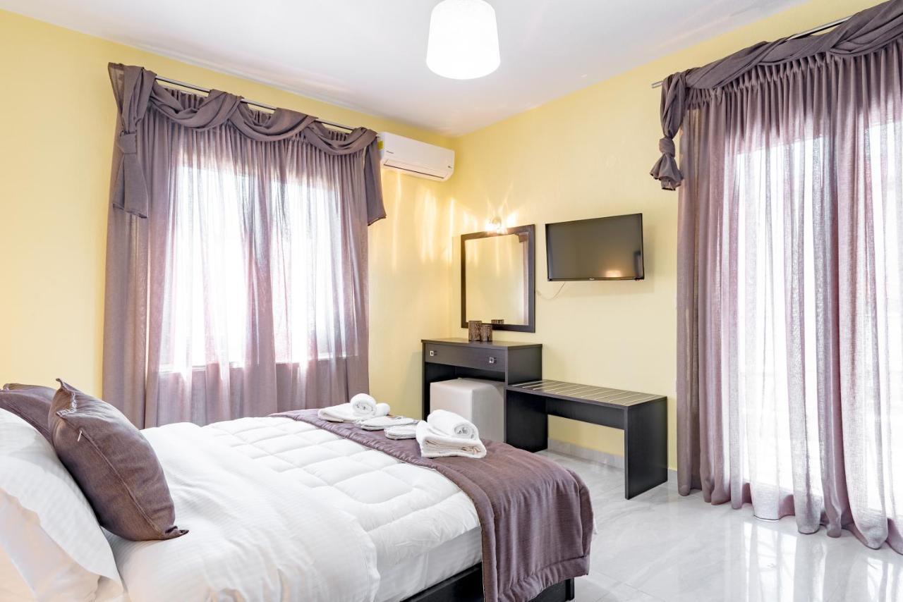 Athina Luxury Holiday home *