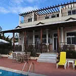 Thinalos Aparthotel