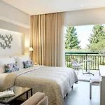 Delfinia Hotel