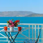 Margarita\'S Seafront Luxury Apartment