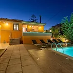 Rea\'S Sea House