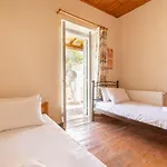 Katerina House By Konnect, Ipsos Corfu