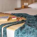 Malama Rooms