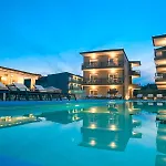 Royal Hotel And Suites
