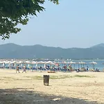 Ploumis Seaside Villas