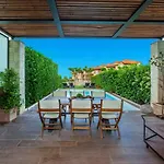 Sunny Villas Resort & Spa