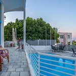 Grace Studios & Apartments