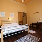 Ifigenia Rooms & Studios