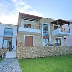 Villa Omega - Beachfront, Garden, Bbq