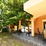 Nena Sea Side Maisonette, Hanioti